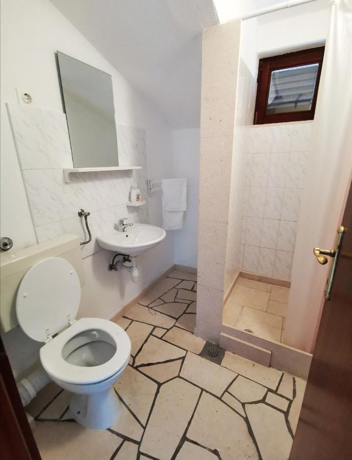 Apartments Plazibat Skrip Екстер'єр фото