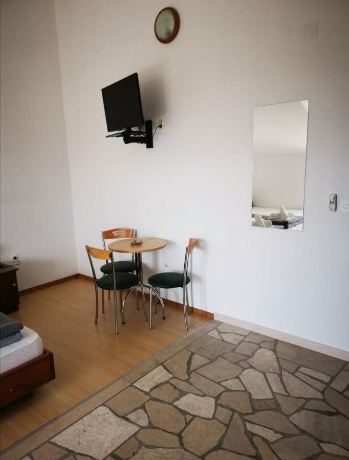 Apartments Plazibat Skrip Екстер'єр фото