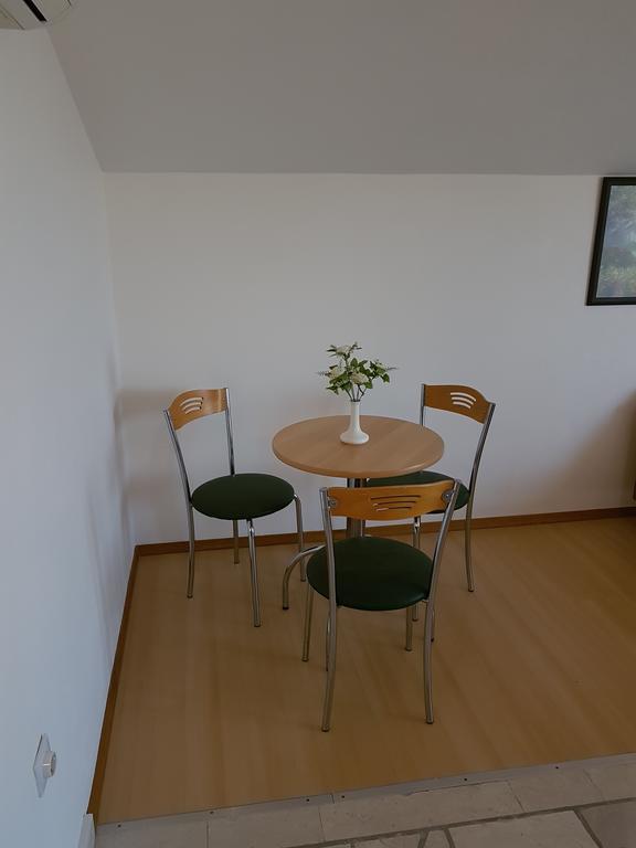 Apartments Plazibat Skrip Екстер'єр фото