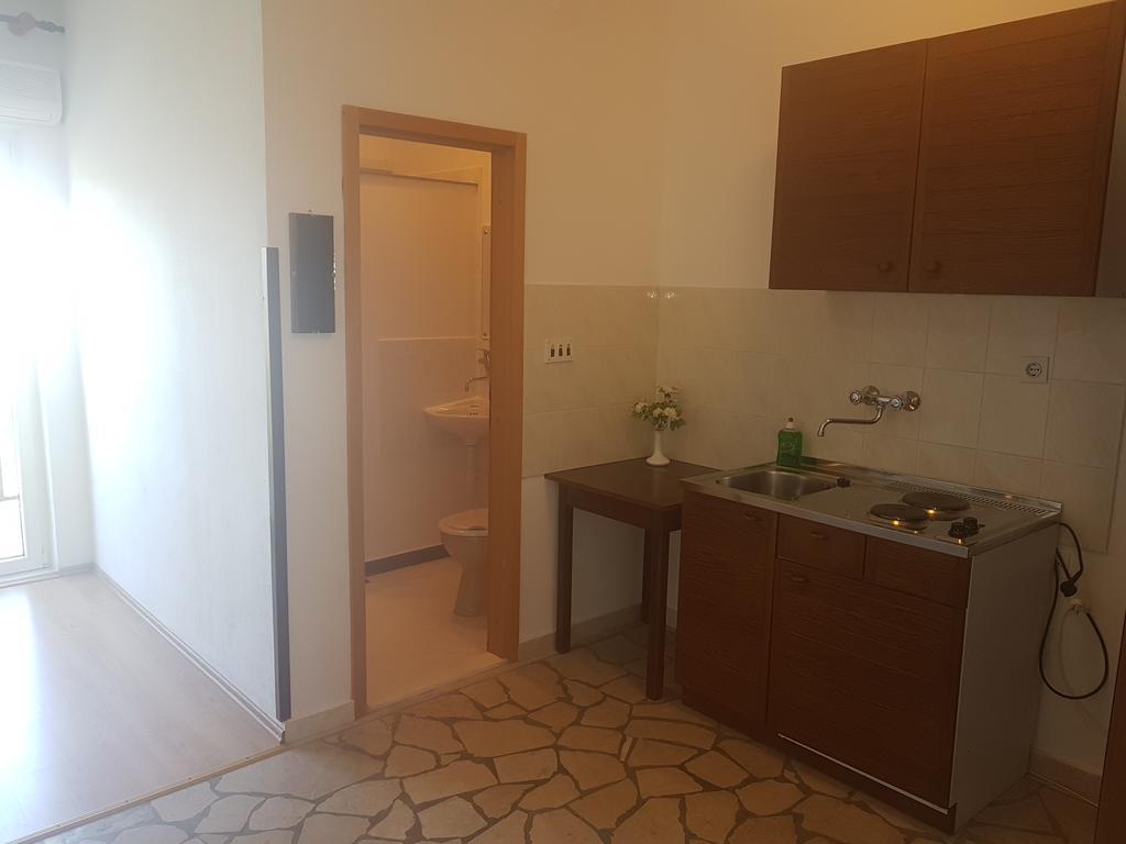 Apartments Plazibat Skrip Екстер'єр фото