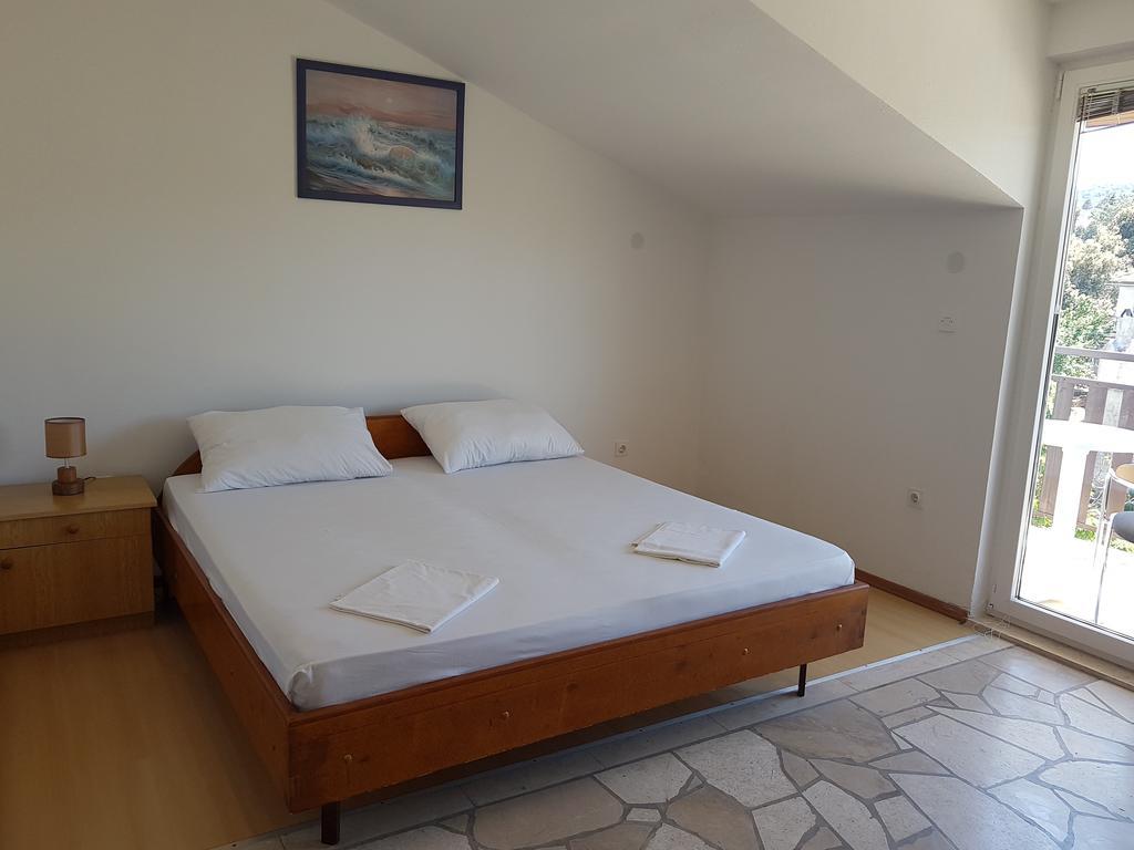 Apartments Plazibat Skrip Екстер'єр фото